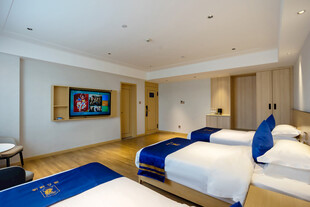 现代简约风格温馨卧室