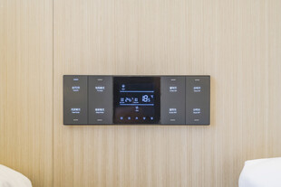 智能墙面控制面板