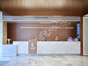 现代风格酒店大堂接待区