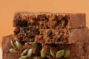 南瓜籽全麦面包切片