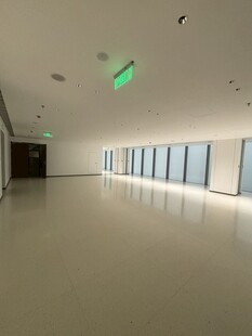 空旷现代风格室内走廊空间