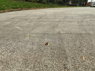 空旷水泥地面场景