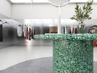 时尚店铺内的绿植装饰柜台