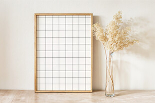 简约相框与干花装饰摆件