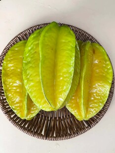 盘中杨桃色泽诱人