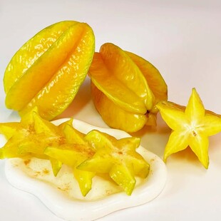 新鲜杨桃切片与整果展示