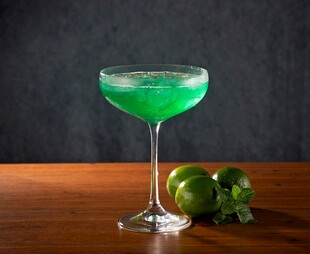 绿色青柠鸡尾酒