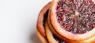 切片西柚展示诱人果肉