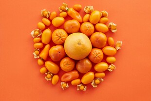 橙黄果实组成精美图案