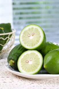 新鲜青柠切片摆盘展示