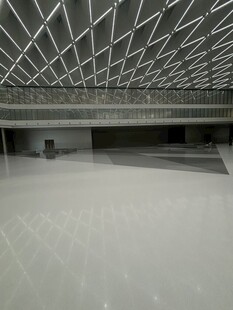 现代简约室内空旷空间场景