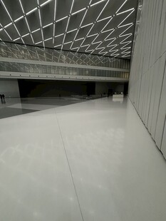 现代空旷室内空间场景