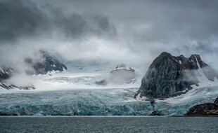 极地冰川壮丽景观
