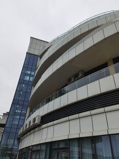 现代风格弧形办公建筑