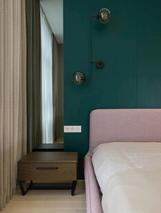 卧室一角的清新简约布置