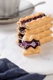 蓝莓夹心华夫饼