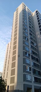 现代高层住宅楼外观