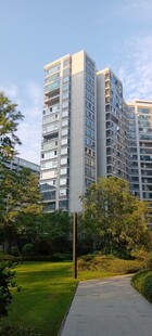 城市中的静谧住宅景观