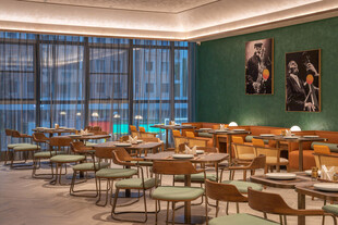 现代风格餐厅室内场景