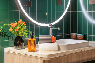 现代风浴室洗手台设计