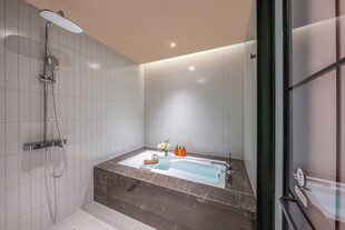 现代风浴室浴缸设计