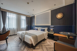 现代简约风舒适酒店客房