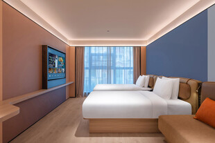 现代简约风格温馨酒店客房
