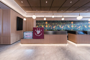 现代风格酒店大堂接待处