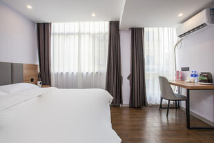 现代简约风格的舒适客房