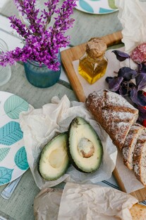 美味牛油果与缤纷糕点