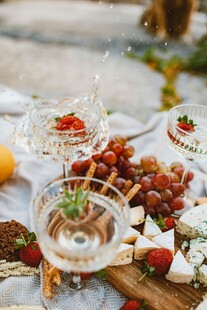 户外精致野餐美食摆盘