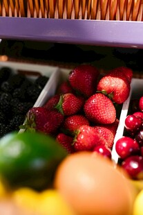 多彩新鲜水果陈列展示