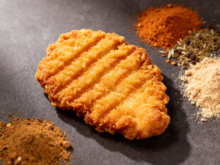 香酥炸猪排与多样调味料