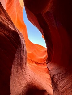 羚羊峡谷的壮丽红岩景观