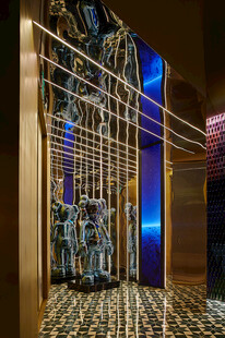 现代艺术风金属装置装饰