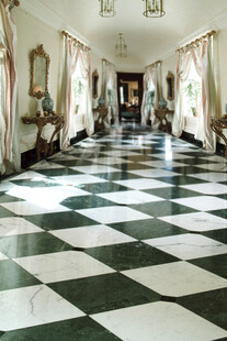 奢华黑白格纹大理石走廊