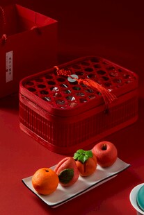 中式红盒配精致水果摆盘