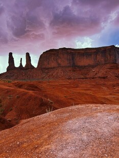 壮丽沙漠岩石景观