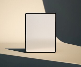 简约空白方形物件特写