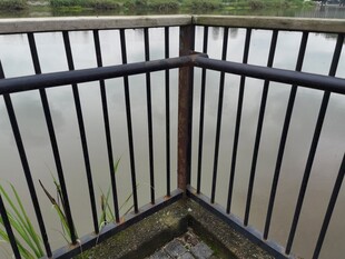 黑色金属阳台护栏一角