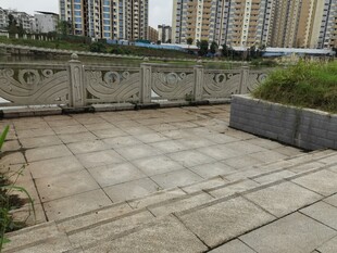 城市中荒废的户外空地