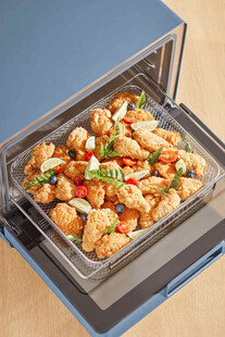 烤箱中美味的多彩菜肴