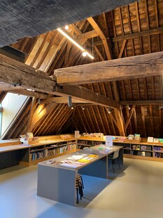 阁楼式室内空间展示区