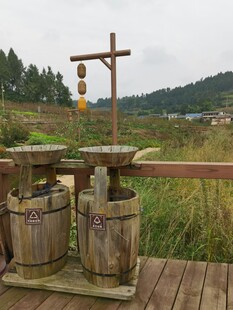 户外木质垃圾桶