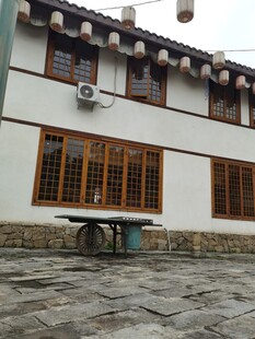 传统风格建筑外观一角