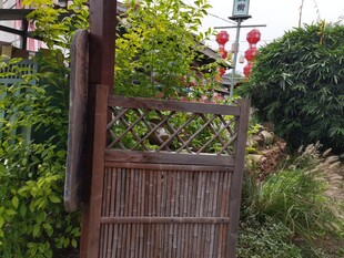 古朴木栅栏庭院小景