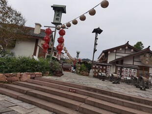 古街中式景致红灯笼高悬