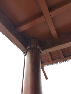 木质亭角细节特写