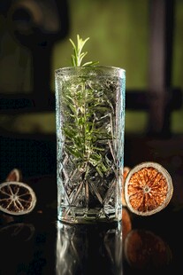 清新迷迭香柠檬气泡饮品
