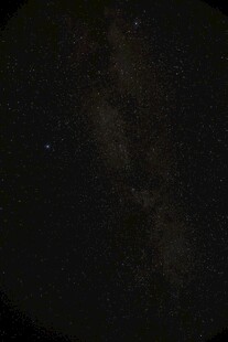 璀璨星空下的银河美景